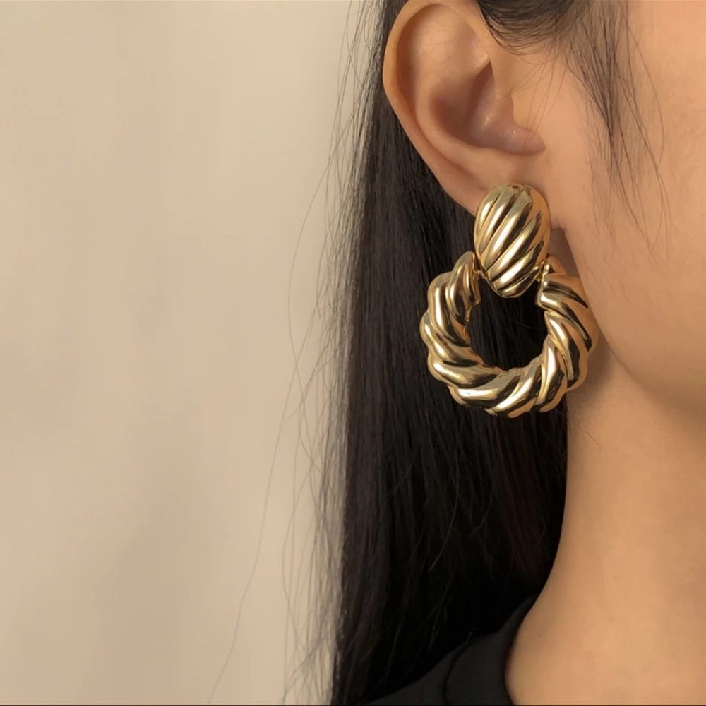 Gold Rope Earrings ✨ - Picture 4 of 4